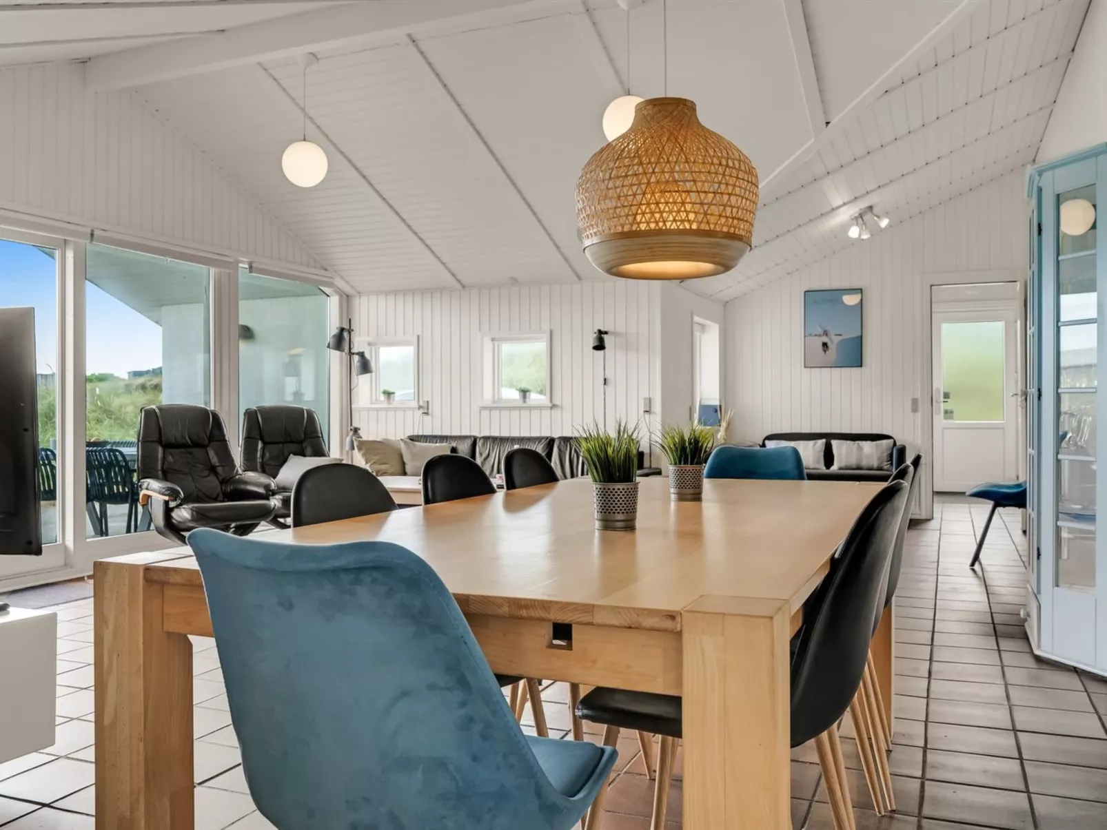 "Nimrod" - 70m from the sea-Binnen