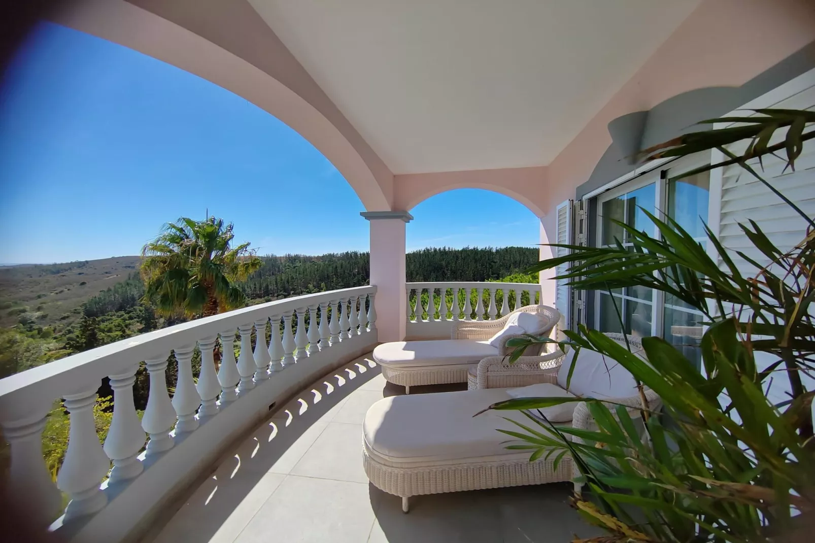 Surga - Terrasbalkon