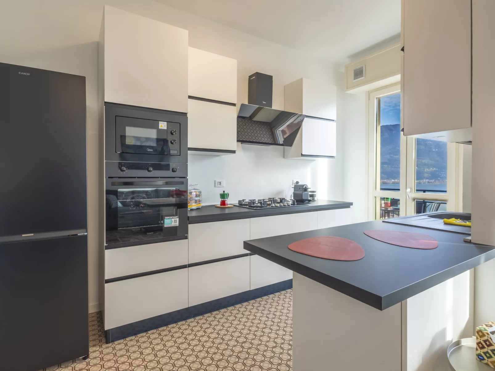 Lovere Balcony View - Binnen