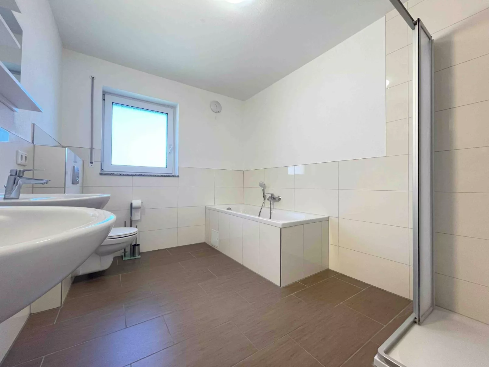 MAX117 - Image-tags.info