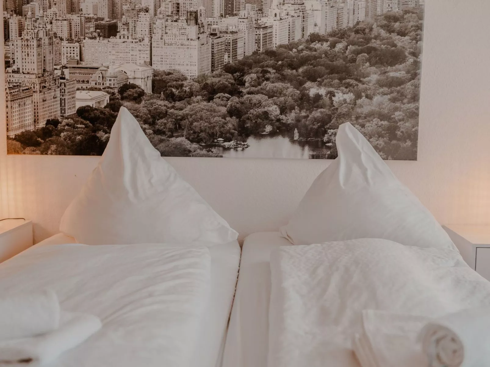 Apartment mit Küche, Arbeitsplatz und xxl Sofa - Image-tags.info