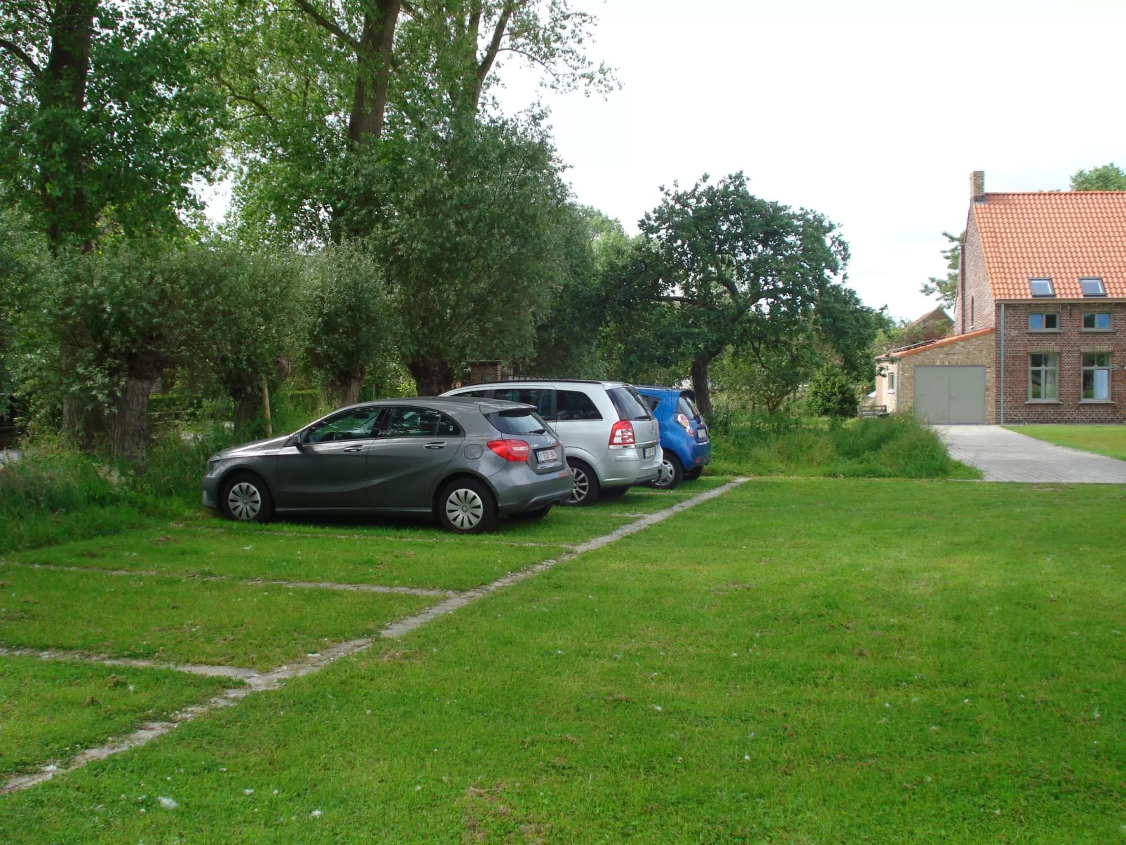 Mit gemeinsamem Pool und Garten - Image-tags.info