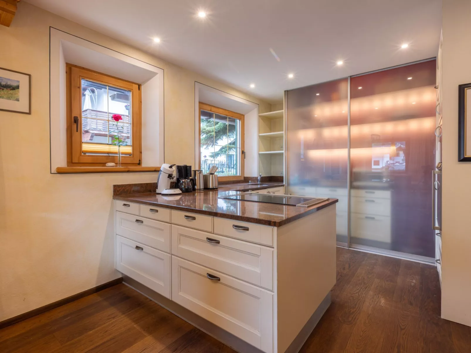 Villa Emma, Ferienhaus für bis zu 10 Personen, eigener Garten, absolute Privats - Image-tags.info