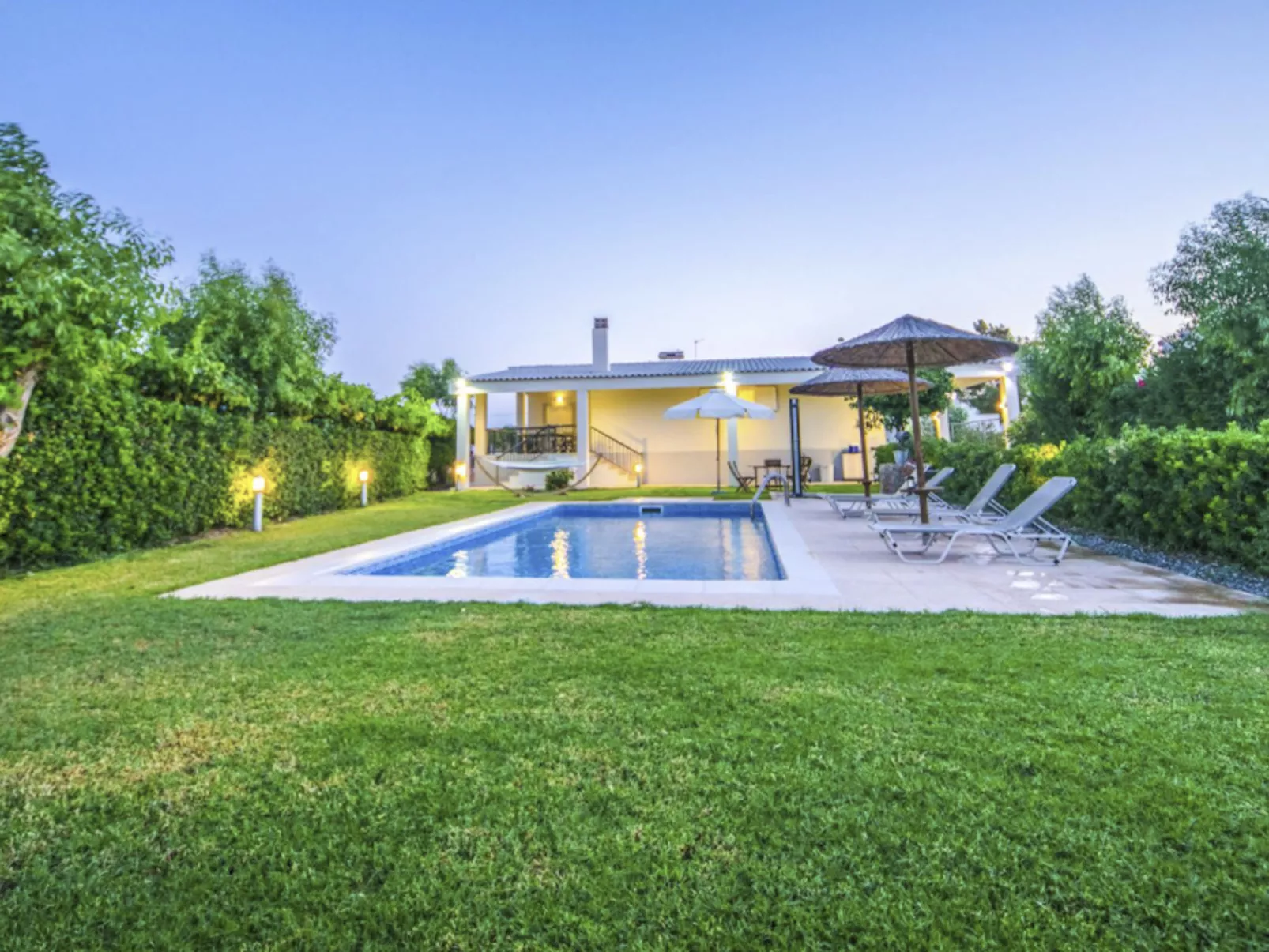 Villa Euphoria, Strand von Gennadi - Image-tags.info