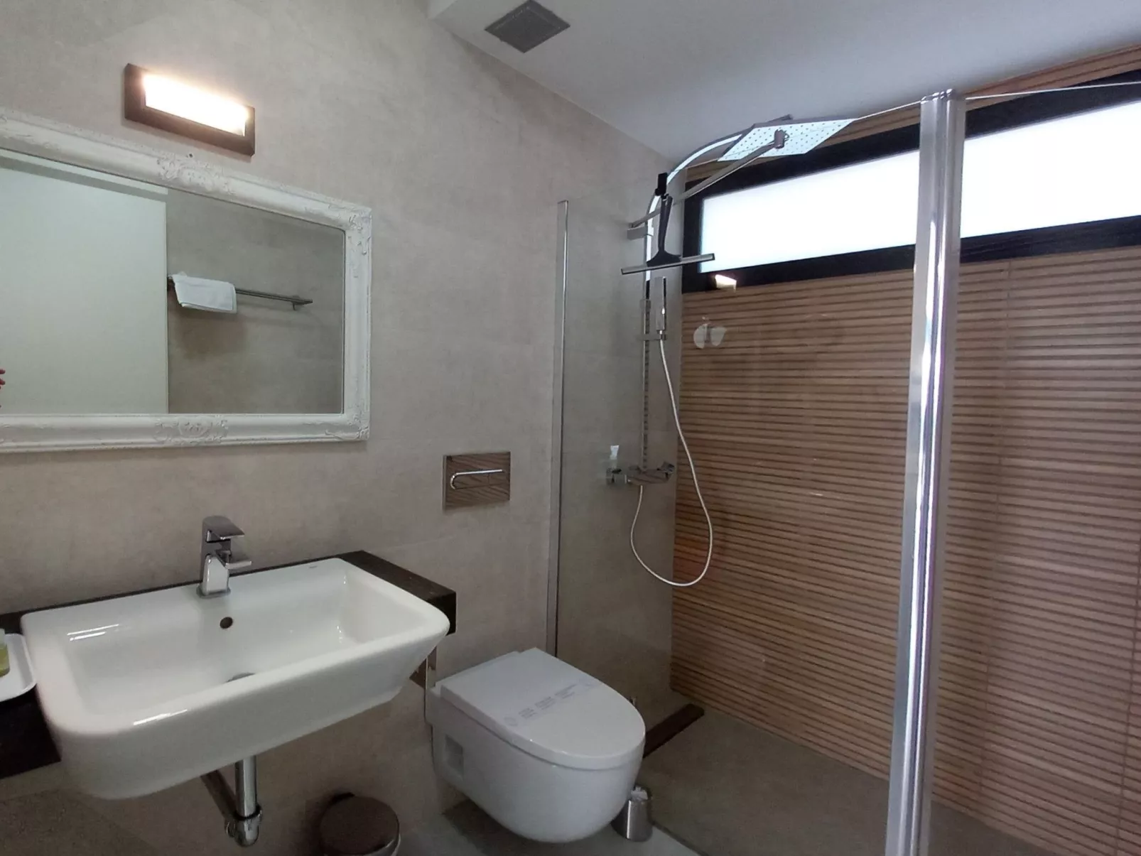 Geräumige Villa, beheizter Pool und atemberaubende Aussicht - Image-tags.info