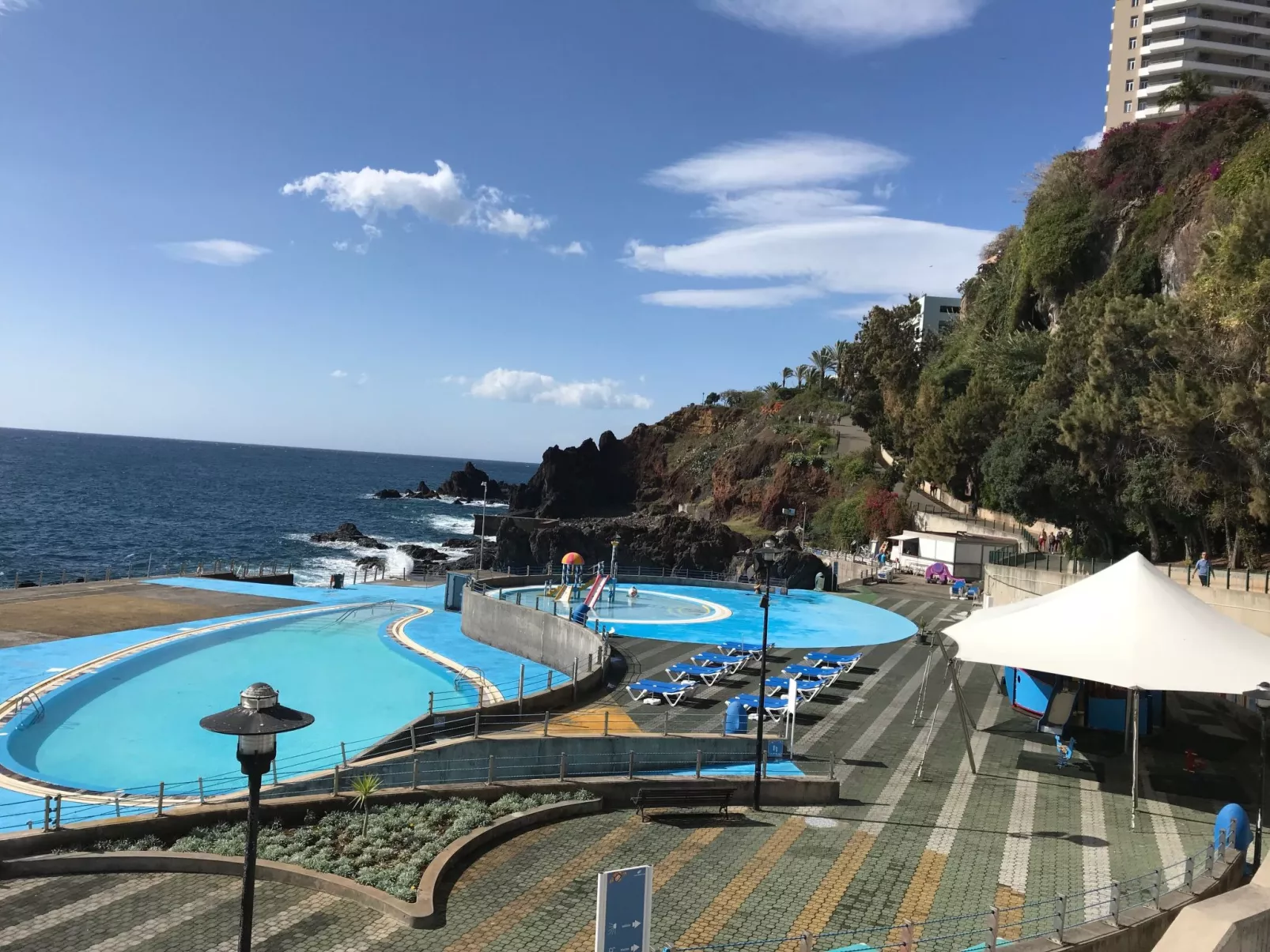 Mit Blick auf das Wasser - Image-tags.info