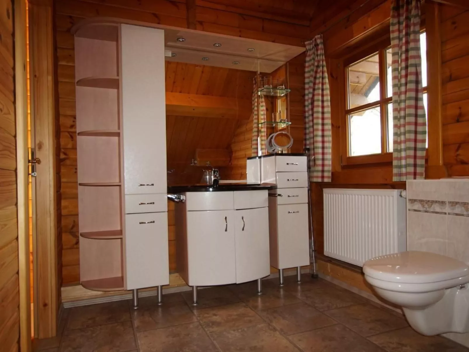 WaldhausEichhörnchen-Image-tags.info