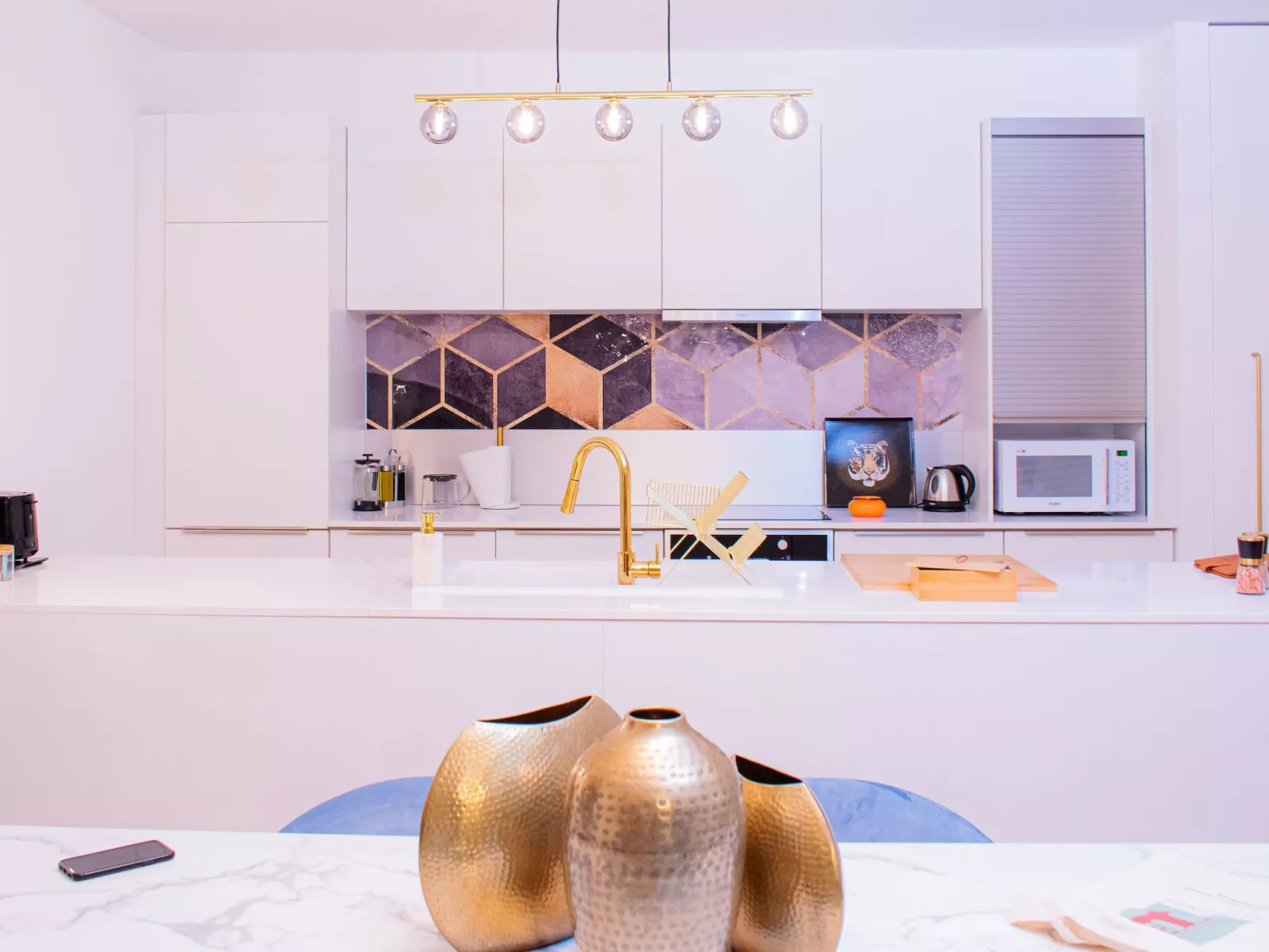 "Chic City Escape 2B" - Image-tags.info