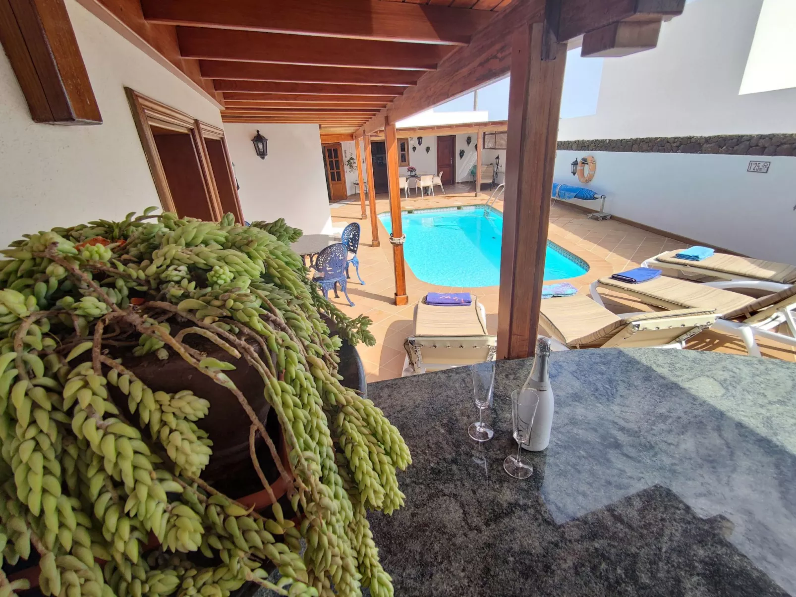 Villa mit beheiztem Pool - Image-tags.info