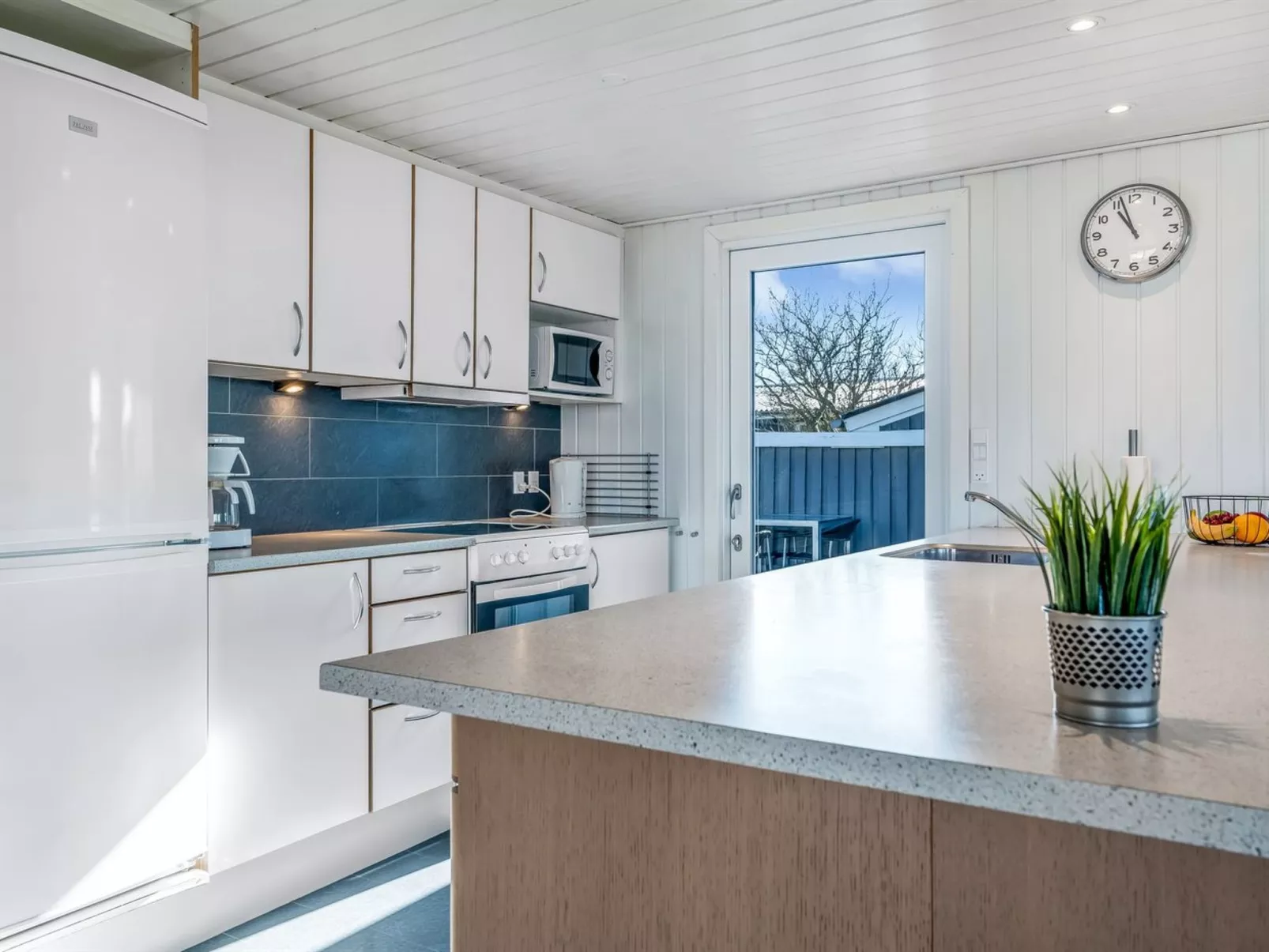 "Galmand" - 75m to the fjord - Binnen