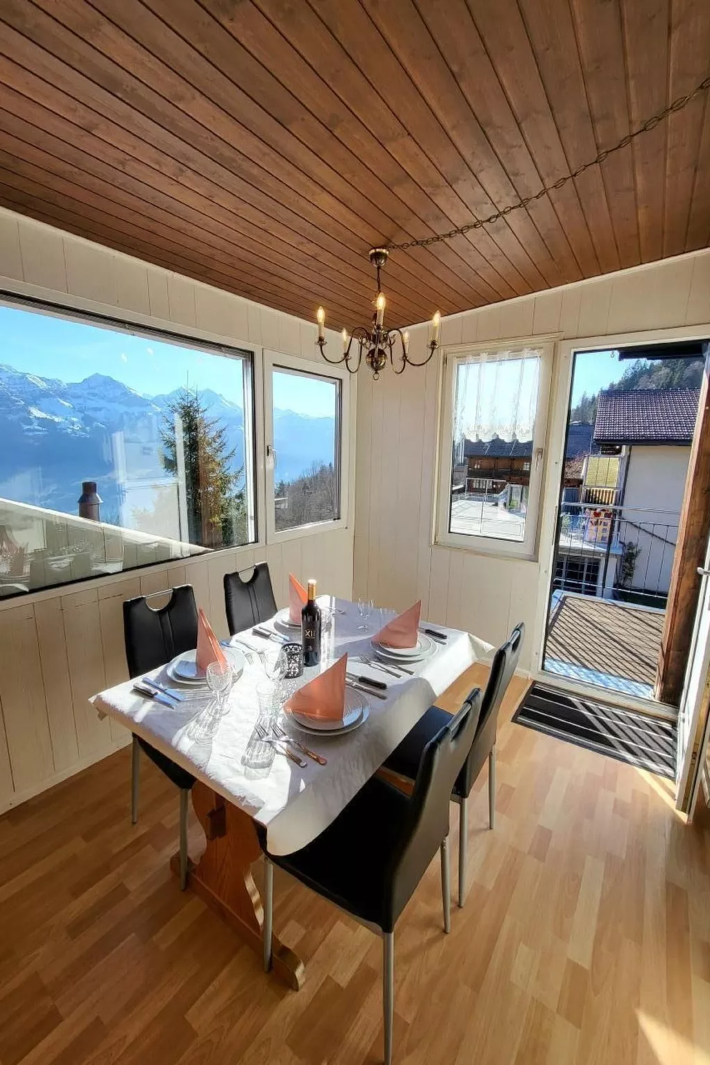 Chalet Lilo Big view - Image-tags.info