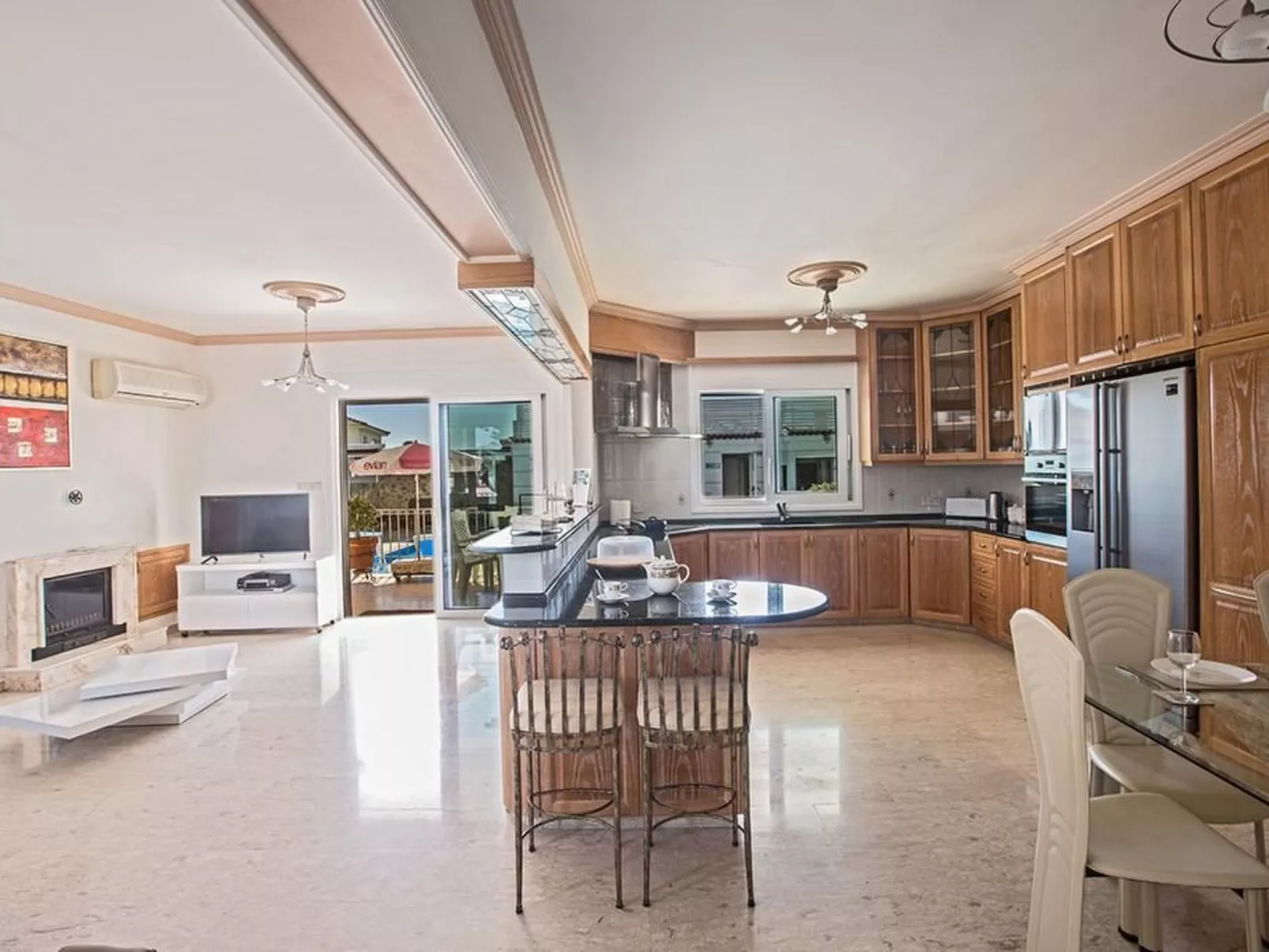 Familienvilla in Paralimni mit spektakulärer Aussicht - Image-tags.info