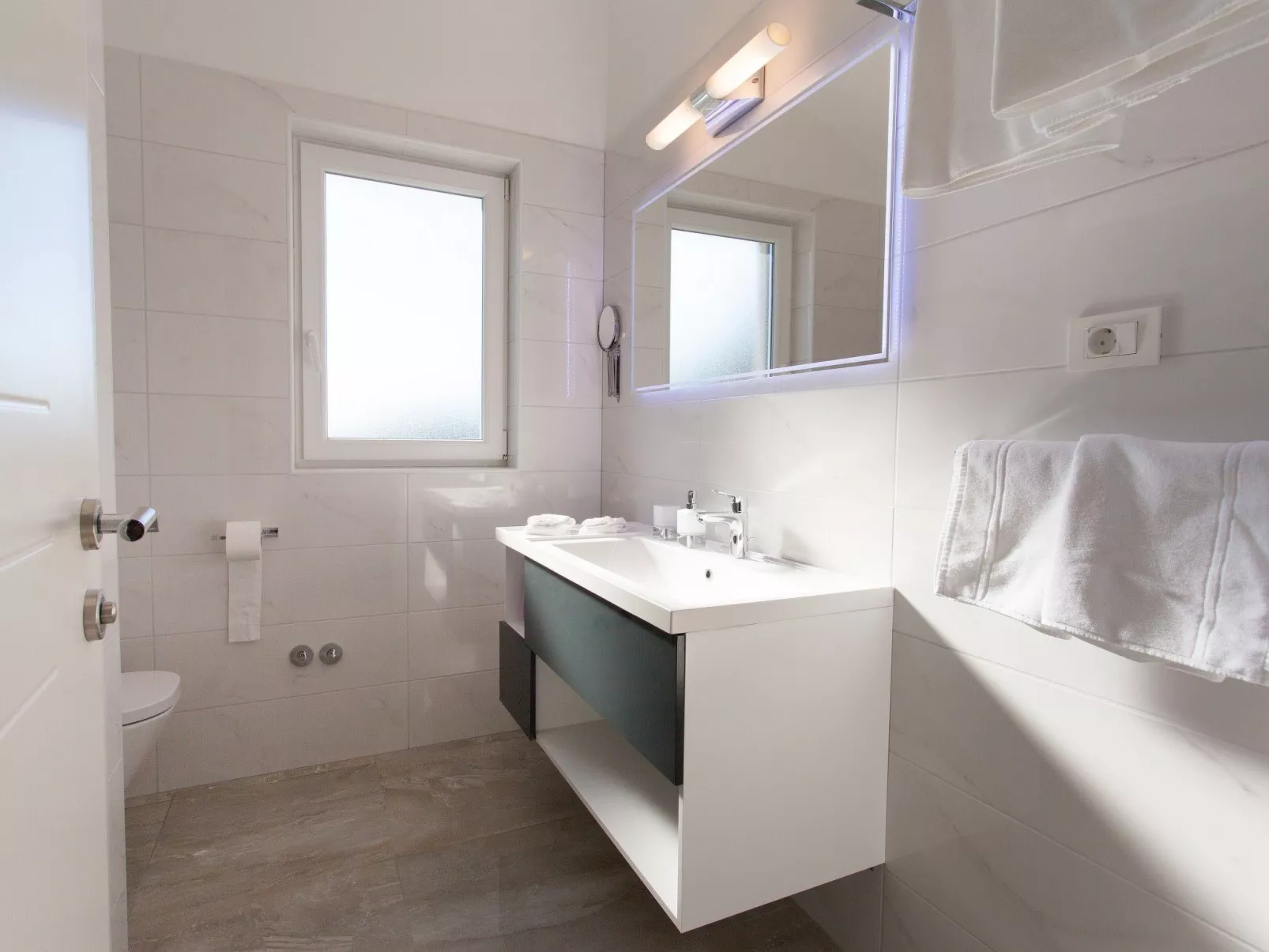 "Adrimar" mit privatem Pool - Image-tags.info