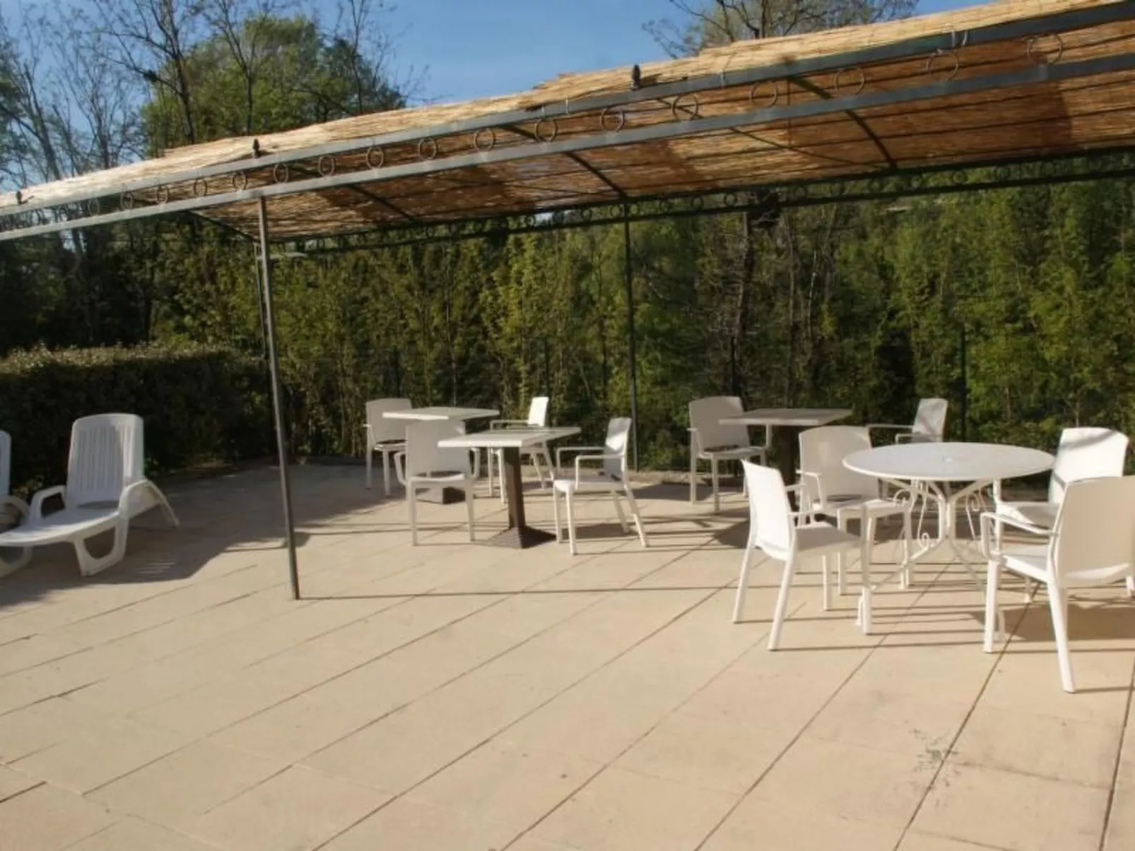 Schöne provenzalische Villa Les Carlets mit Pool - Image-tags.info