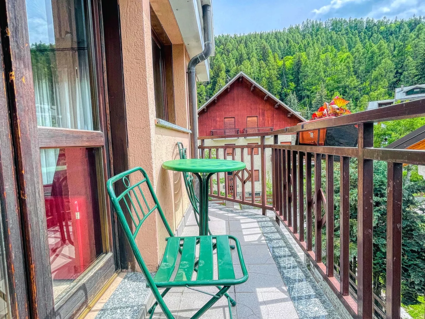 Drei-Zimmer-Dachgeschosswohnung 6 p.l. Villa Frejus - Image-tags.info