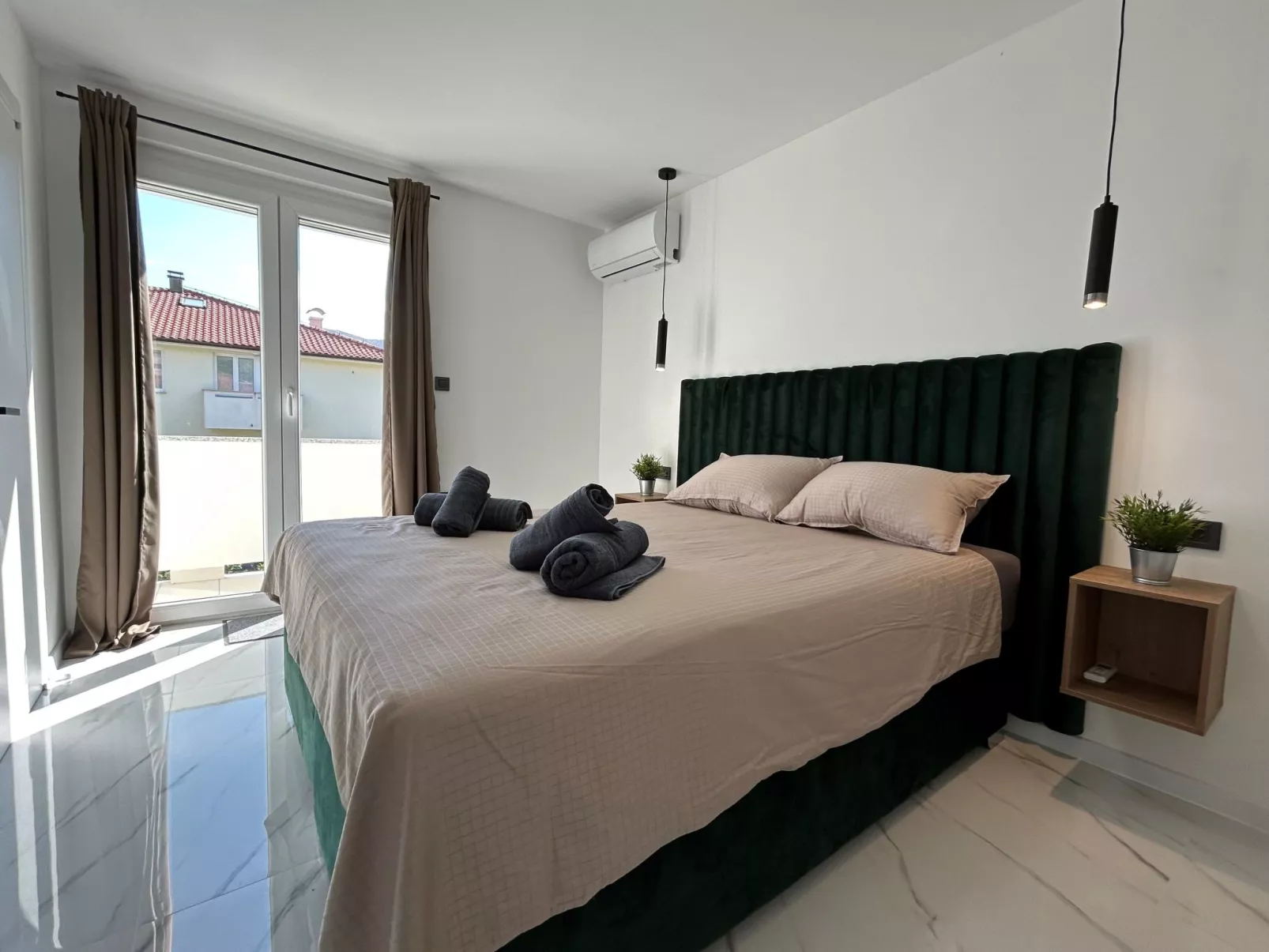 Villa Velvet - Image-tags.info