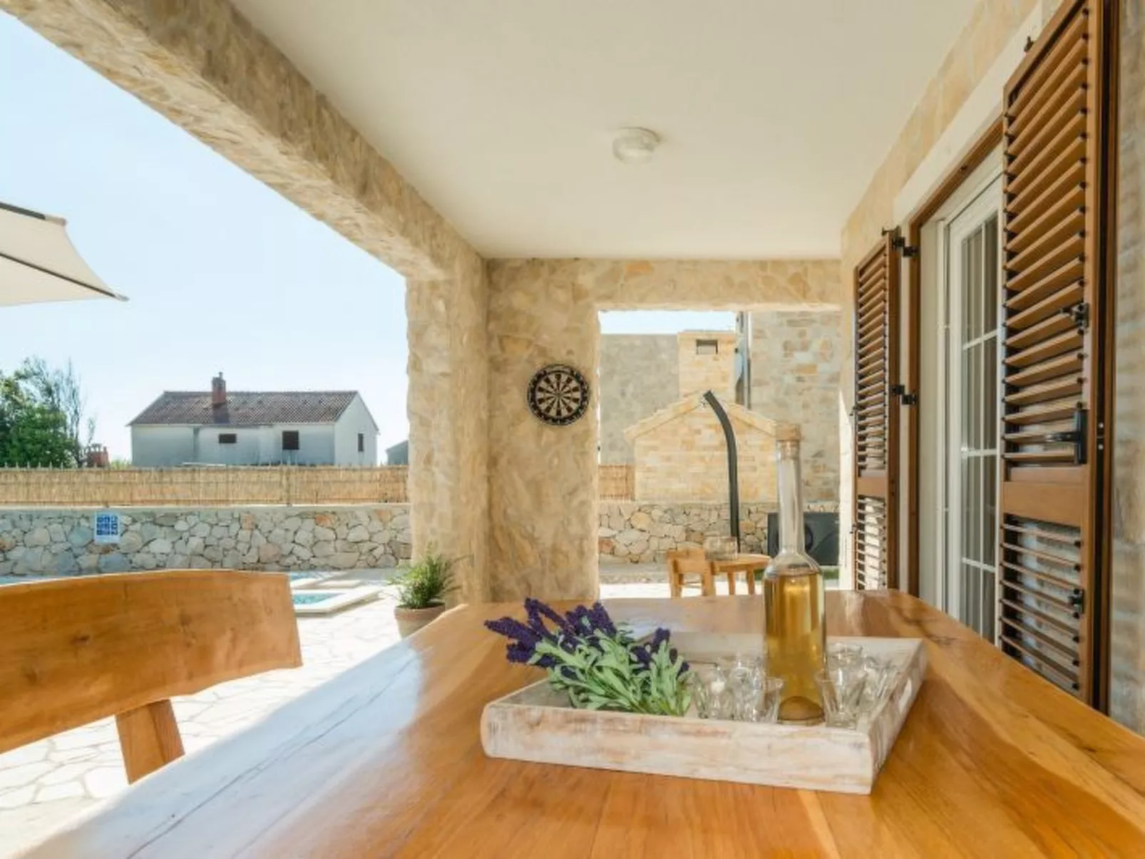 Steinvilla mit Pool, Meerblick, Nähe Sandstrand - Image-tags.info