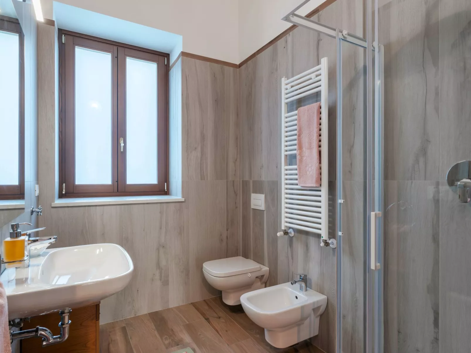 Wohnung mit Einzelbetten und Schlafsofa - Image-tags.info