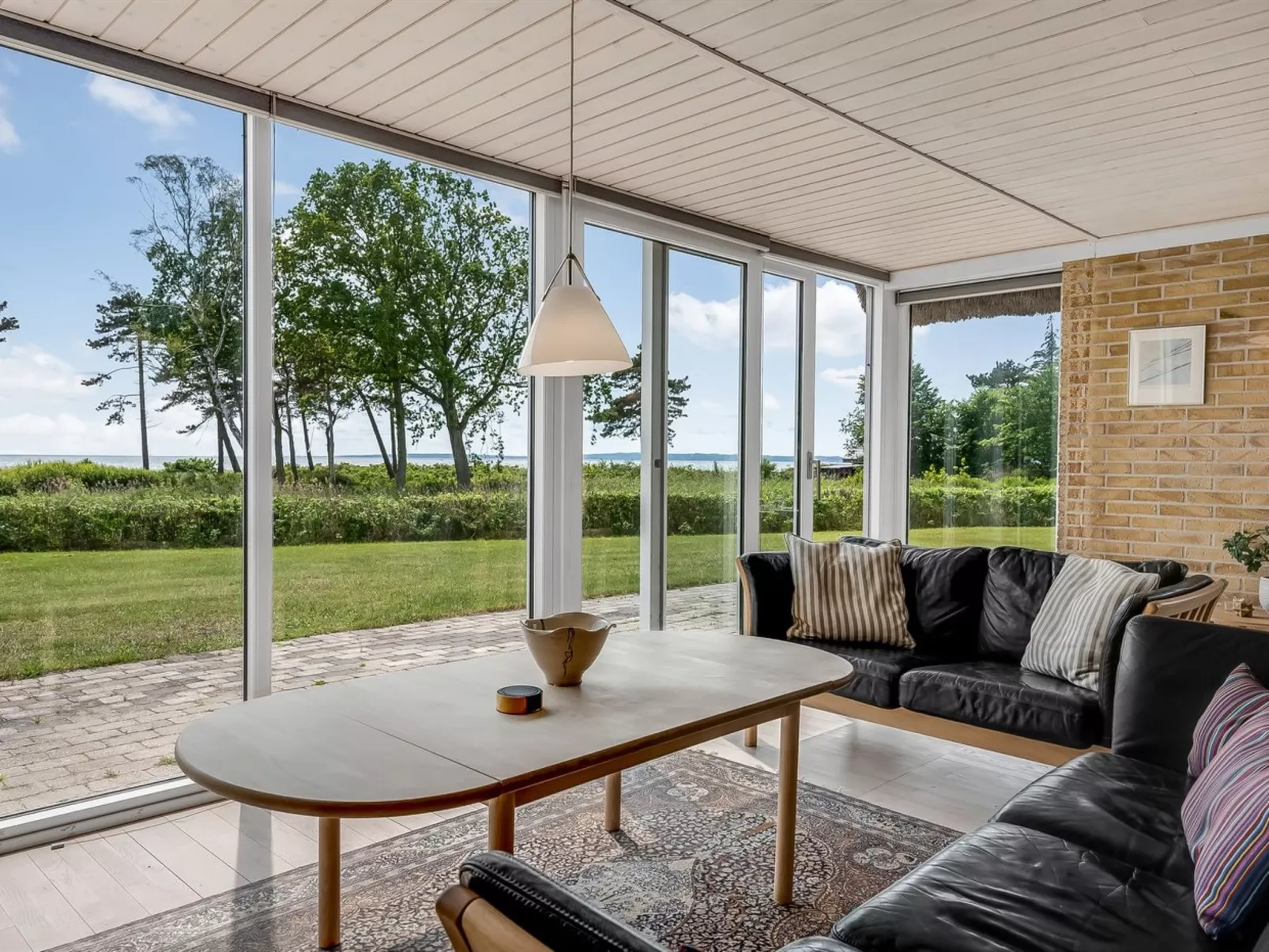 "Ellanora" - 50m from the sea - Binnen