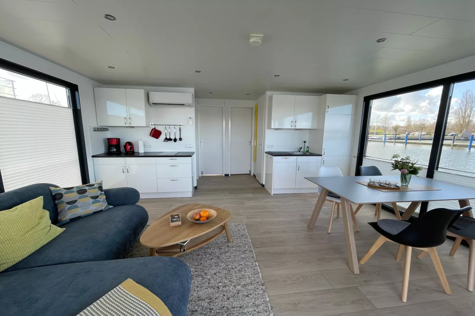 Floating House Rosi - Woonkamer