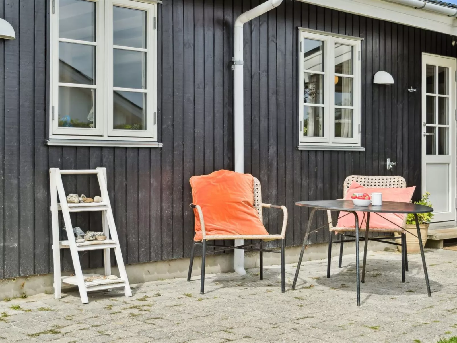 "Bjarni" - 180m from the sea - Buiten