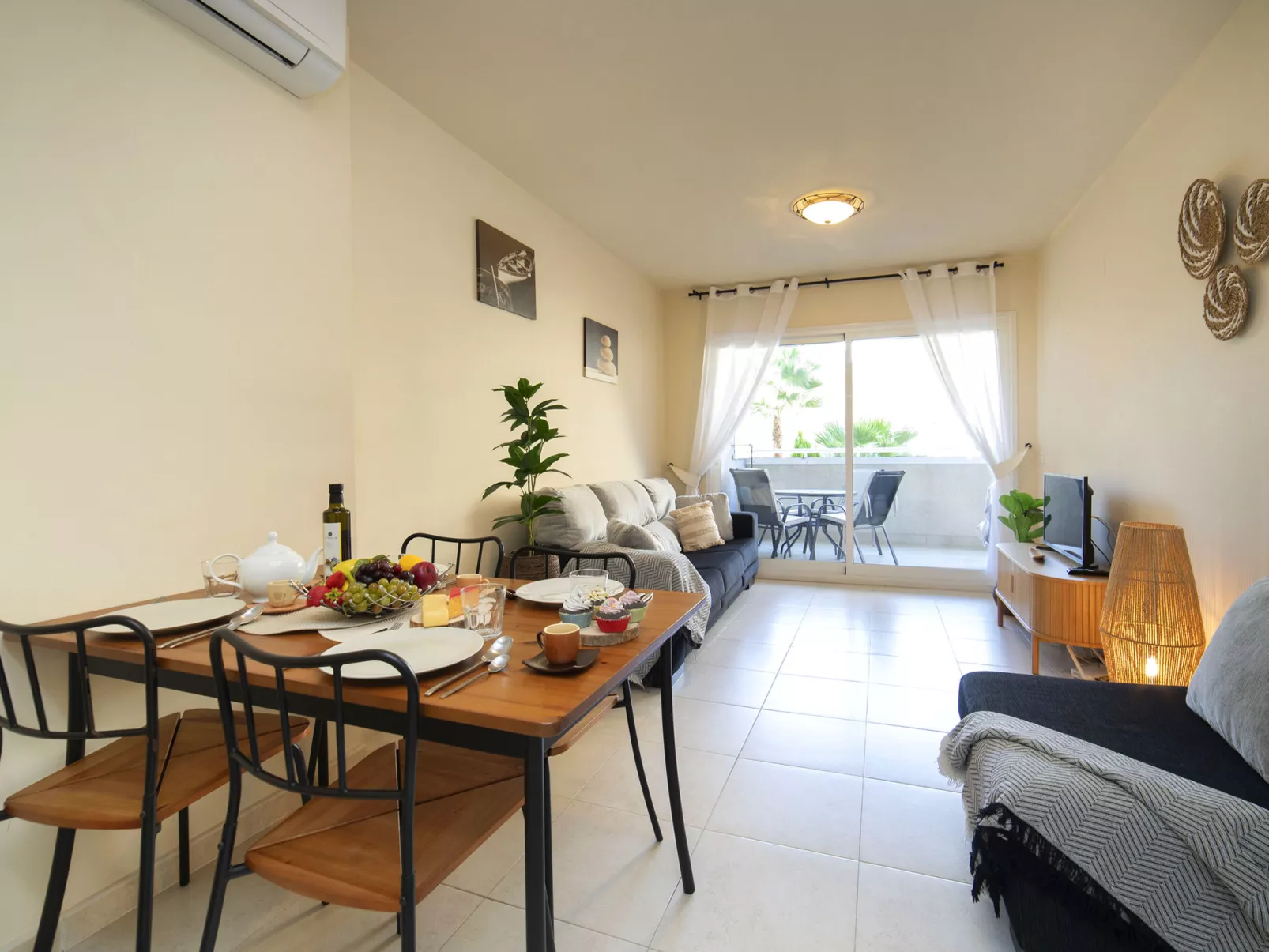 Apolo XVIII - Binnen