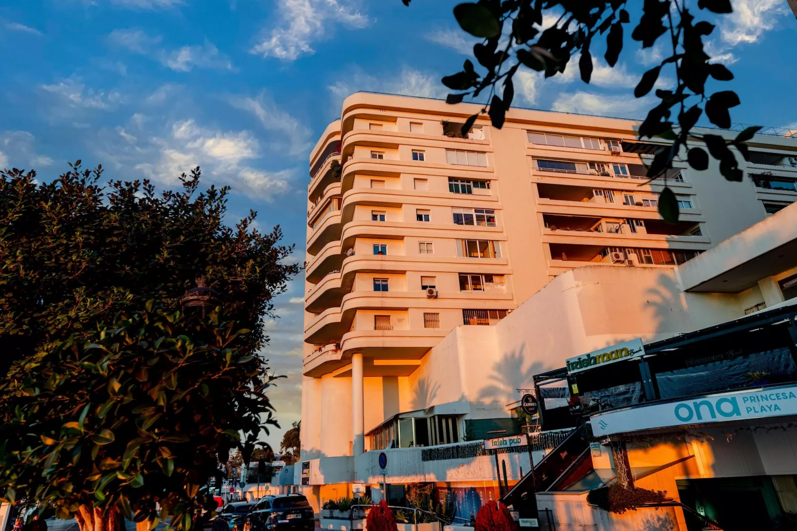 Marbell center - Buitenkant zomer