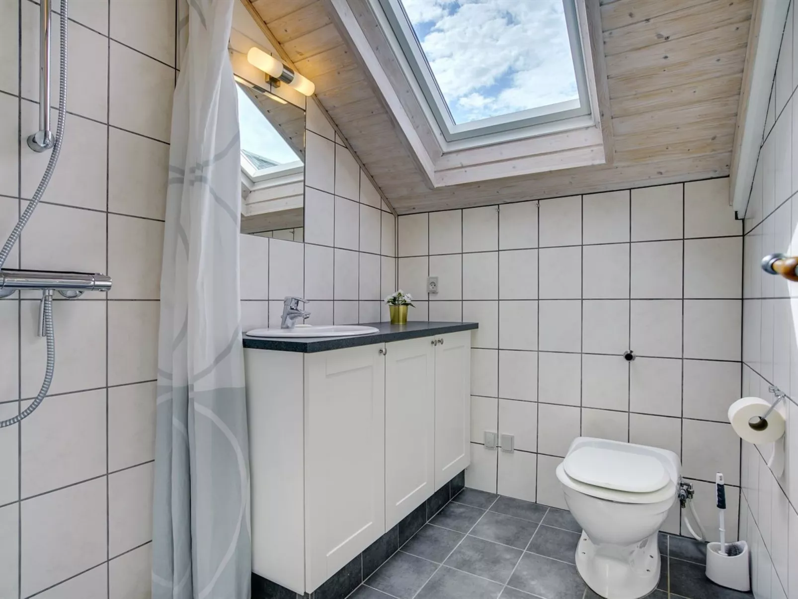 "Nadezda" - 450m from the sea-Binnen