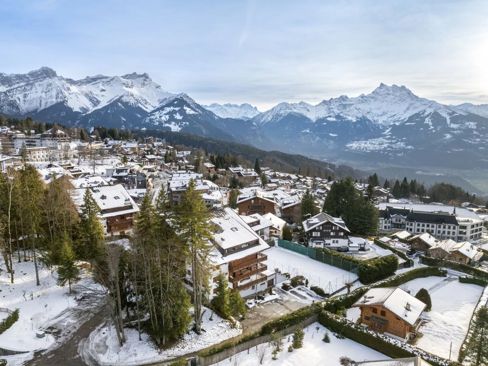 Grand Hôtel A10 - Buiten