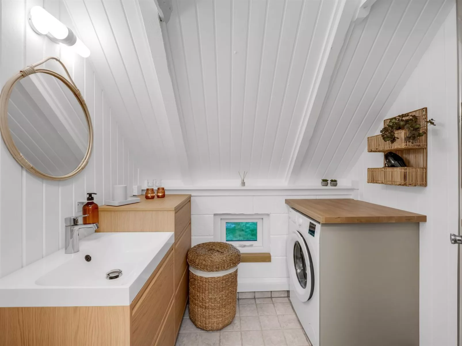 "Gunhwat" - 350m to the fjord-Binnen