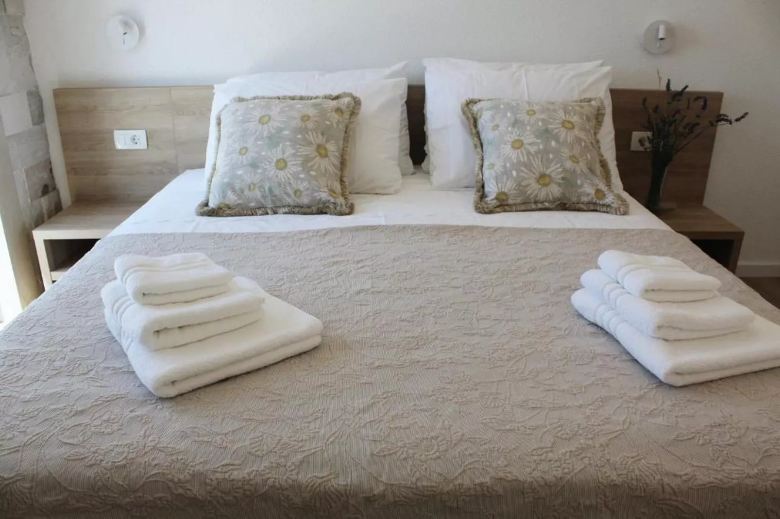 Villa Vera -Three Bedroom Villa with Swimming pool - Slaapkamer