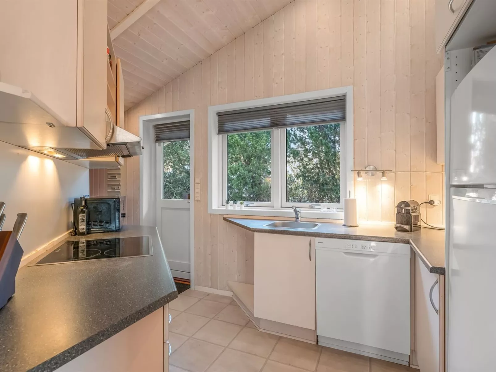 "Nashota" - 600m from the sea - Binnen