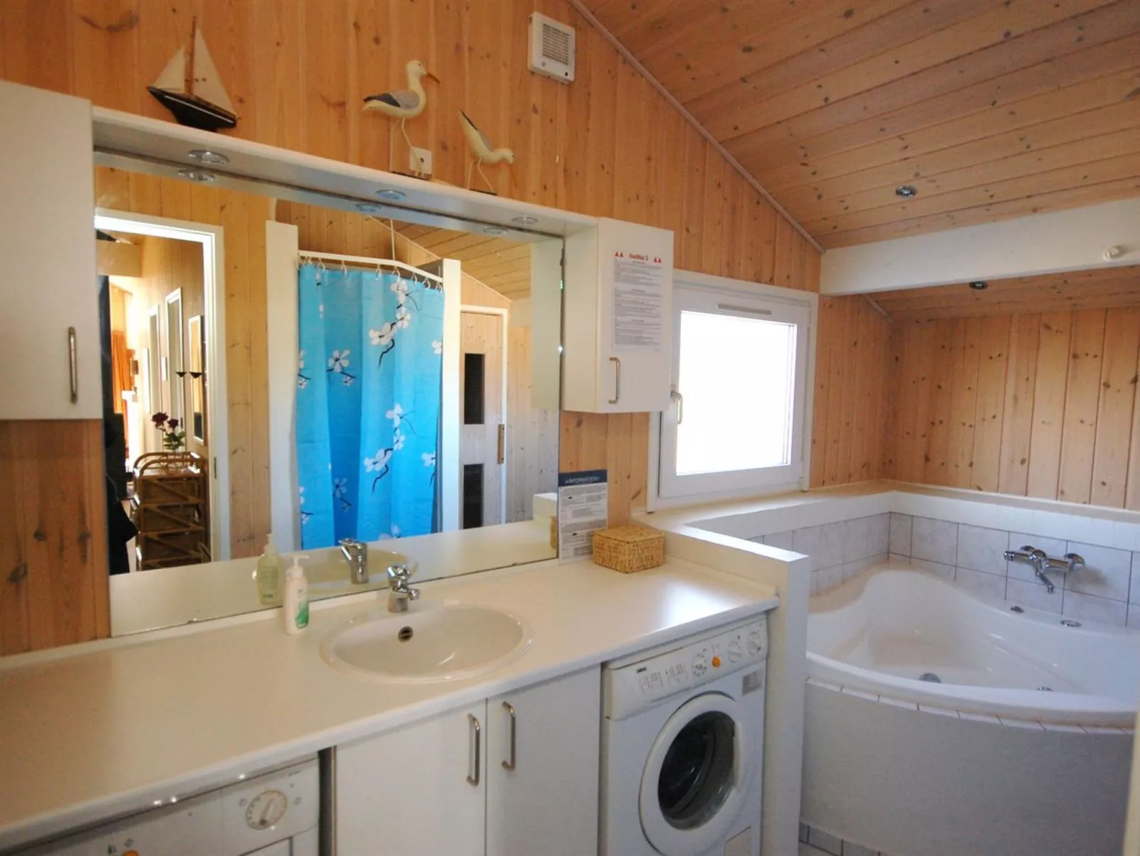 "Zuhra" - 400m from the sea-Binnen