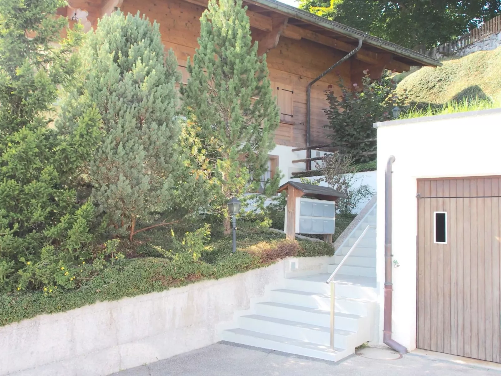 Malgré-tout - Binnen