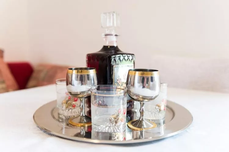 Guest House Kola - Standard Double Room with Balcony-Binnen