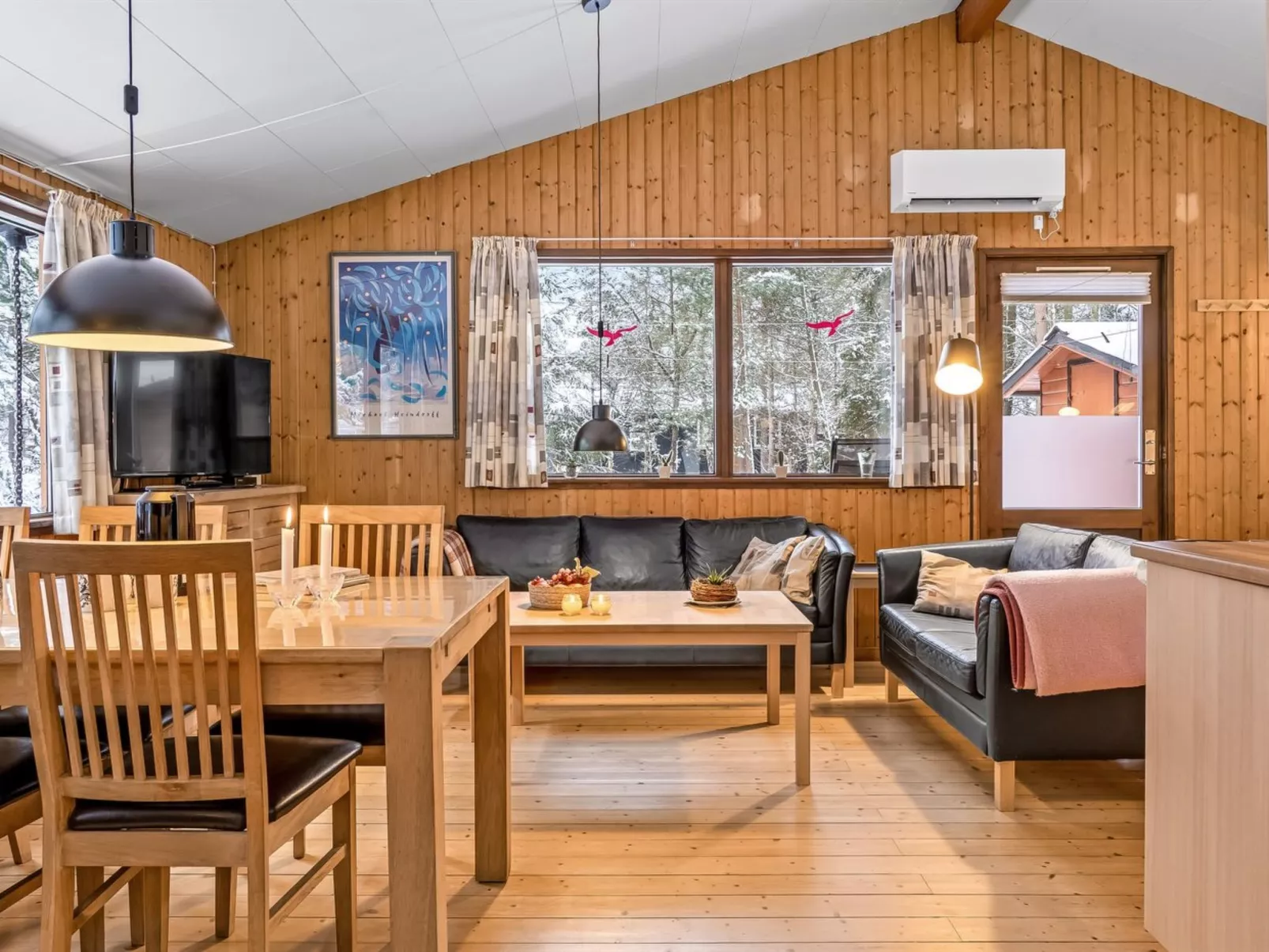 "Lökea" -  from the sea - Binnen