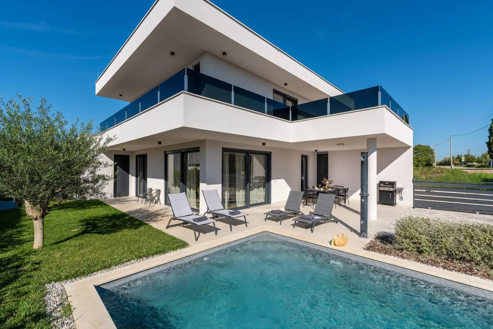 Villa Ava Rossa-Buitenkant zomer