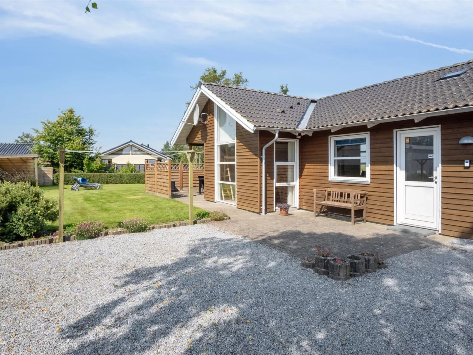 "Neno" - 100m from the sea-Buiten