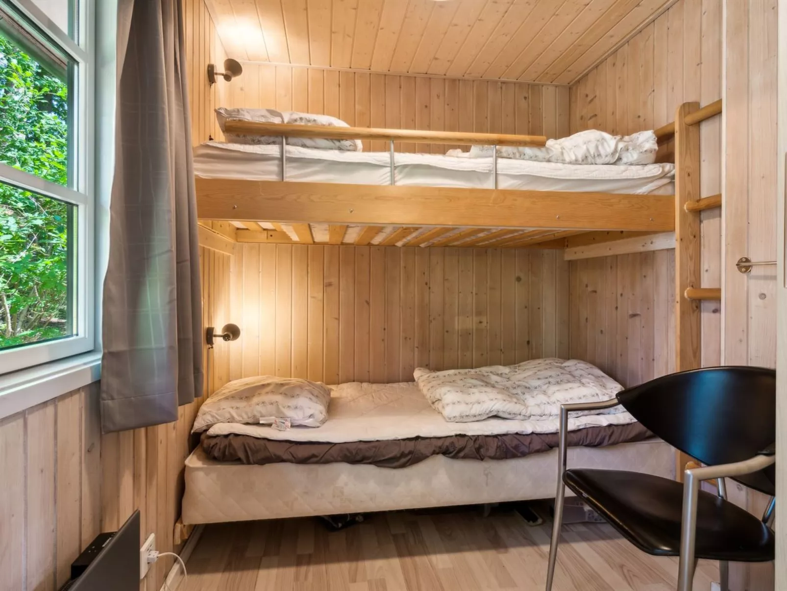 "Wale" - 100m from the sea-Binnen