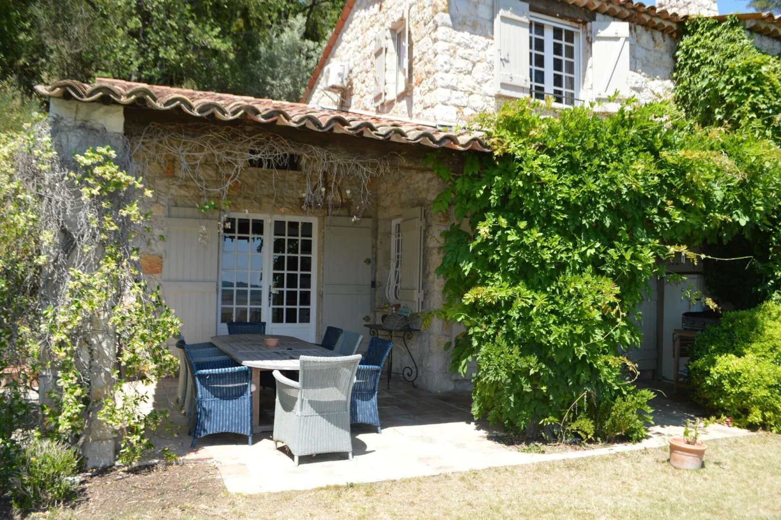 Villa la vue Tourrettane-Buitenkant zomer