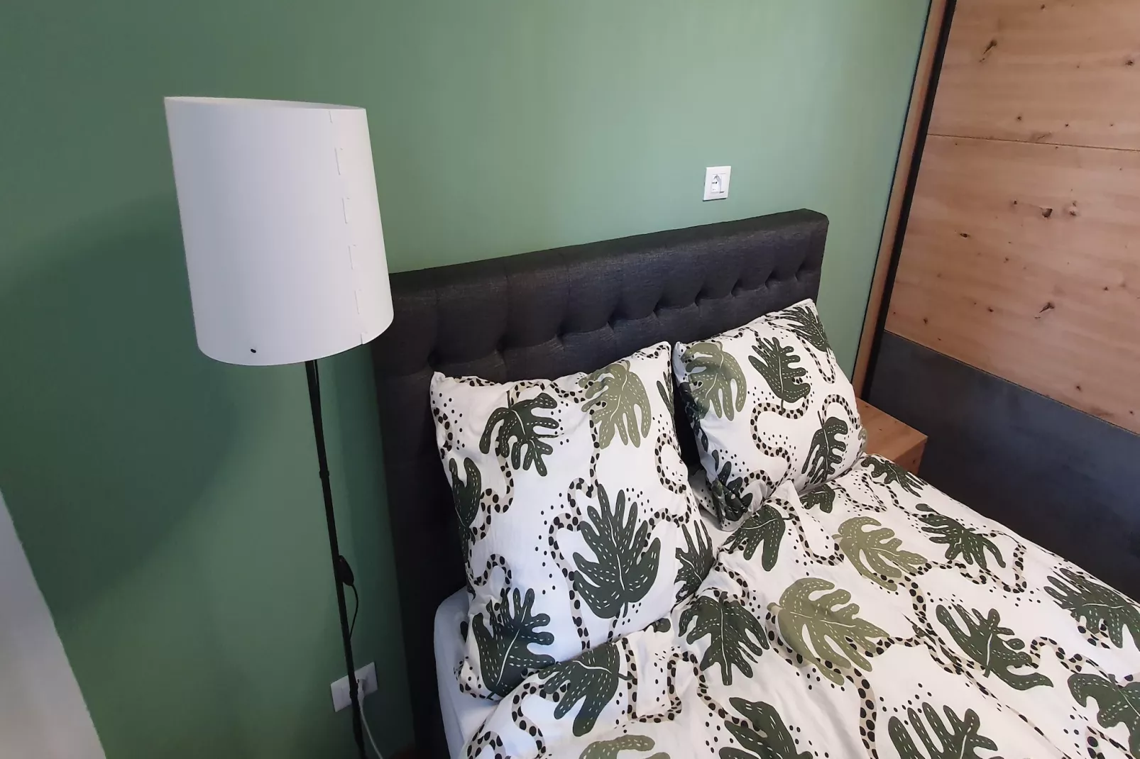 Charmante Villa mit drei Apartments und Meerblick KReidl-Slaapkamer