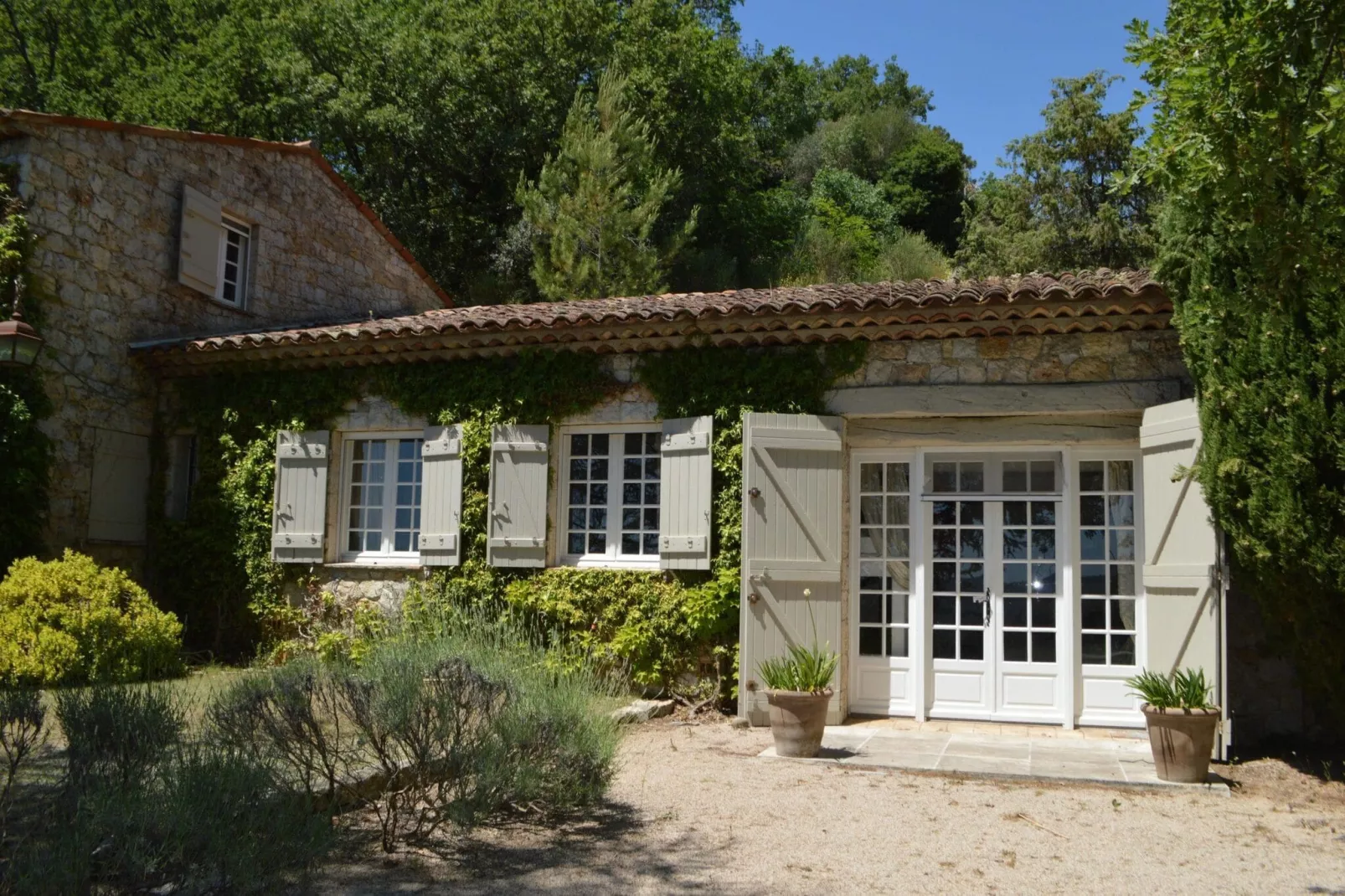 Villa la vue Tourrettane-Buitenkant zomer