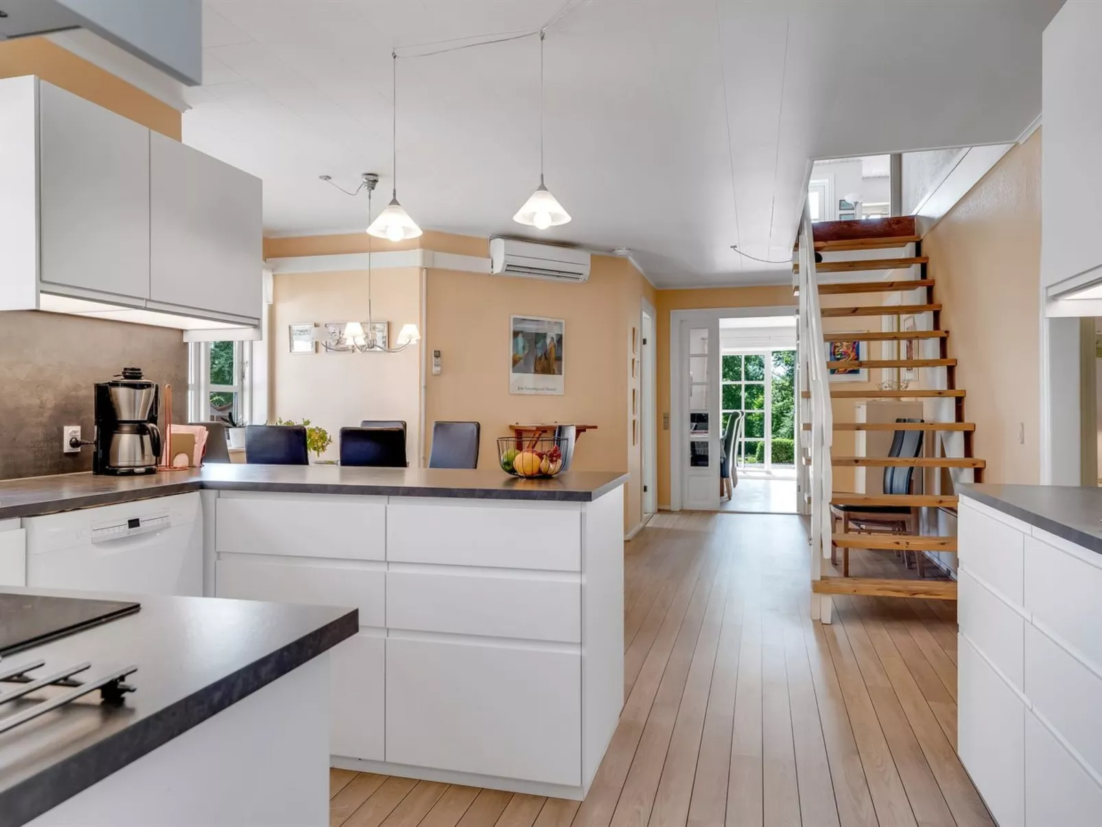 "Virve" - 100m to the fjord - Binnen