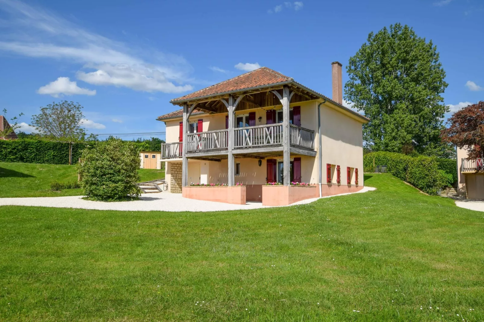 Pavillon le Papillon - Buitenkant zomer