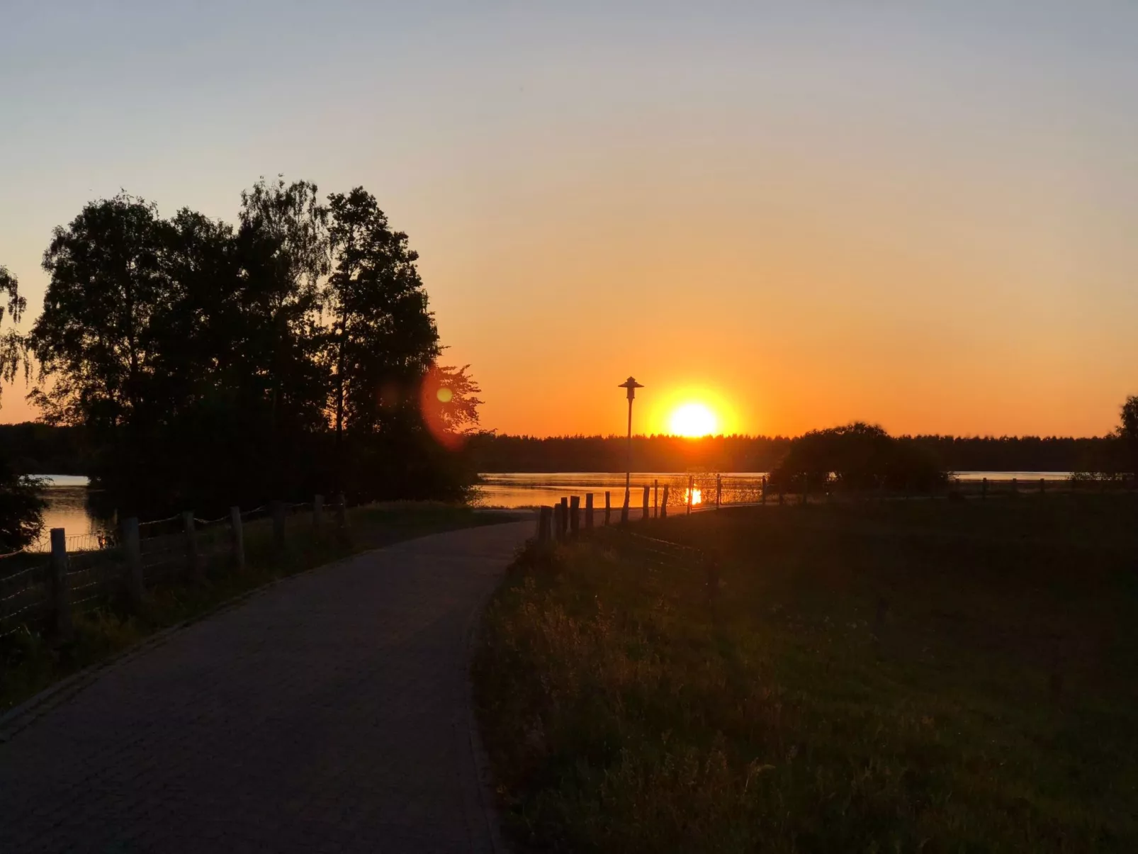 "Ahorn" direkt am Stausee - Image-tags.info