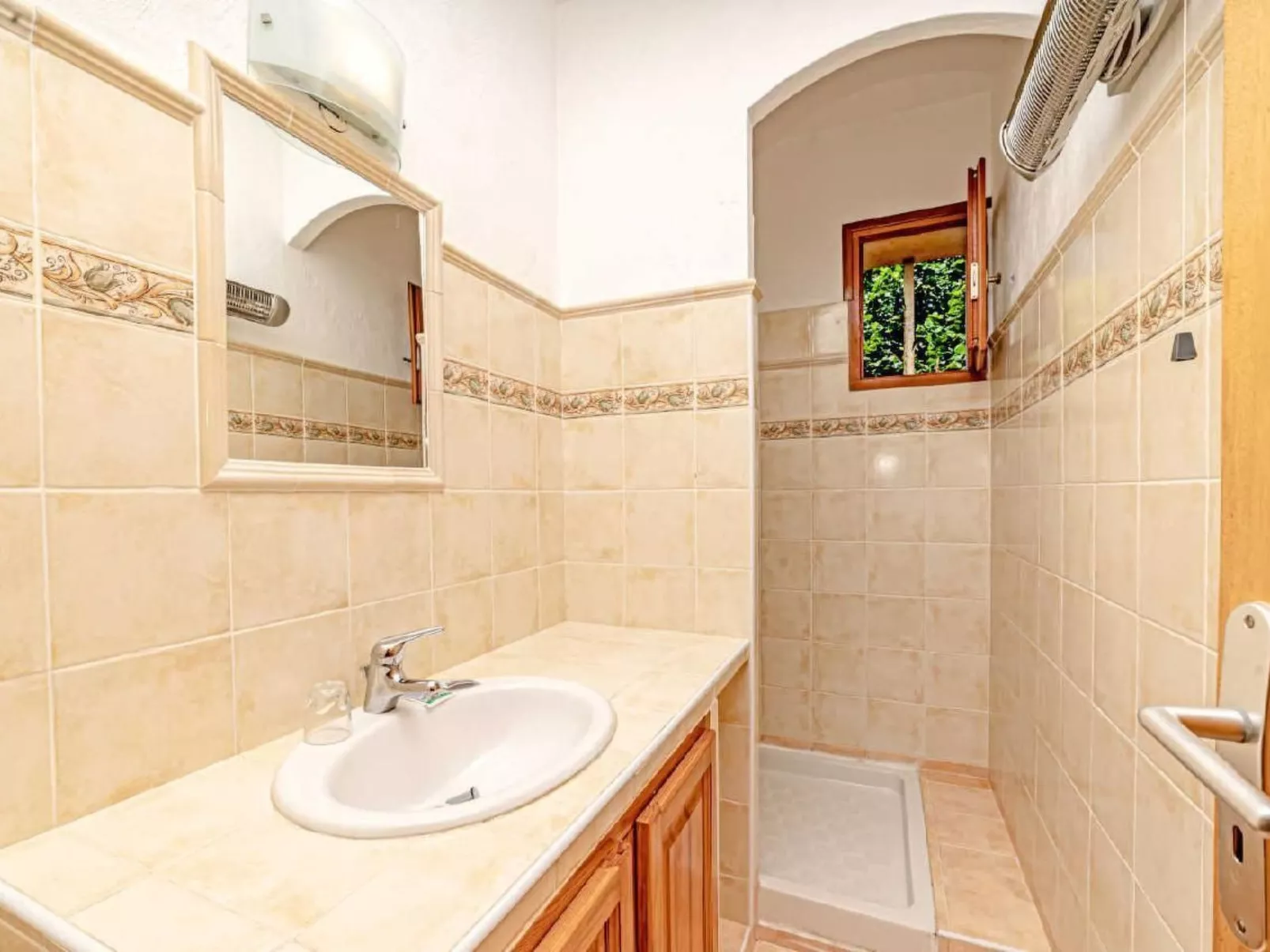 Locations-06 - Die Eugenie - Image-tags.info