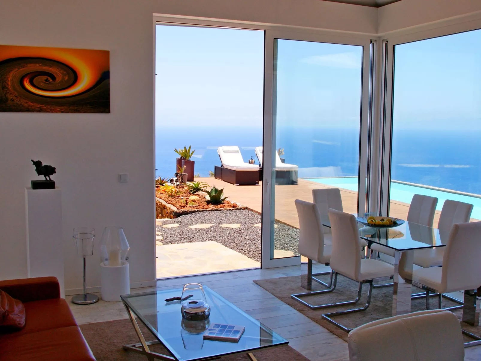 Moderne Architekten-Villa mit Infinity-Pool und Meerblick - Image-tags.info