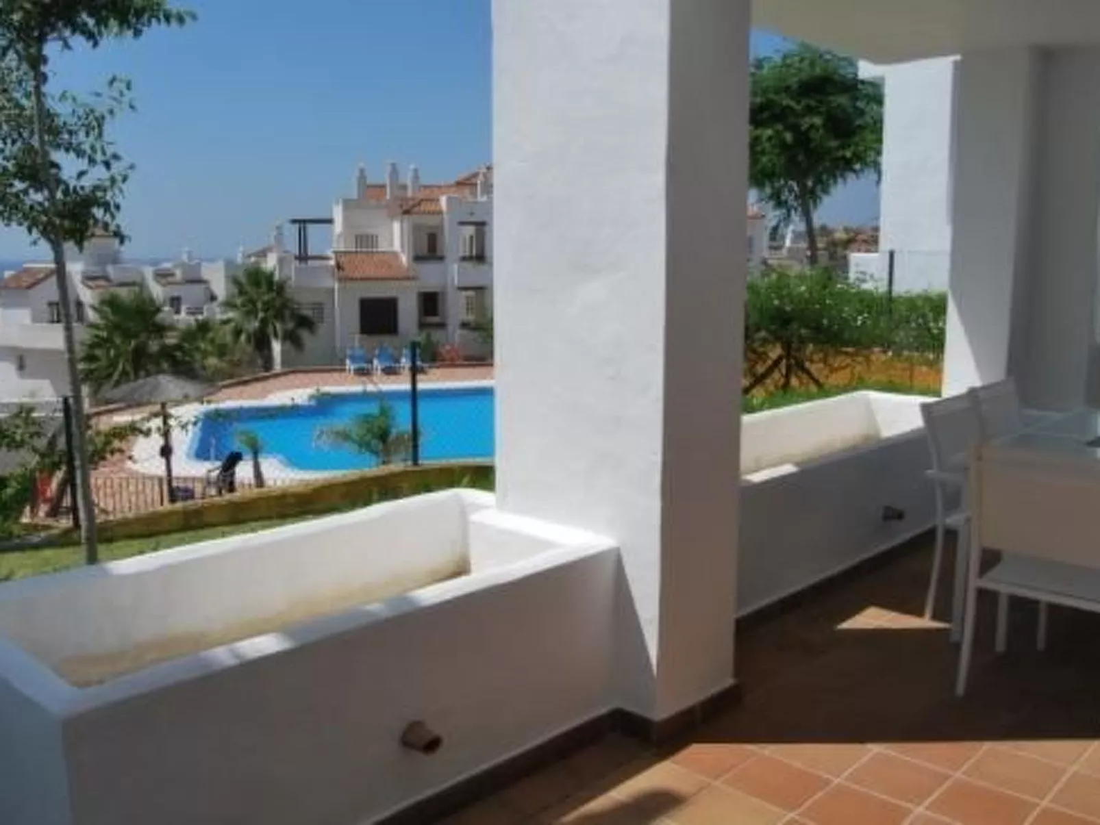 Helle, modernisierte Wohnung mit mehreren Pools - Image-tags.info