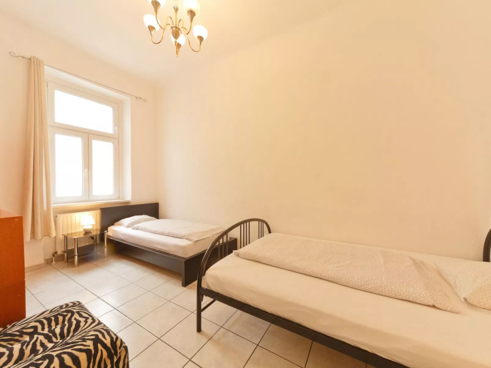 Große Ferienwohnung in Fünfhaus mit Garten - Image-tags.info