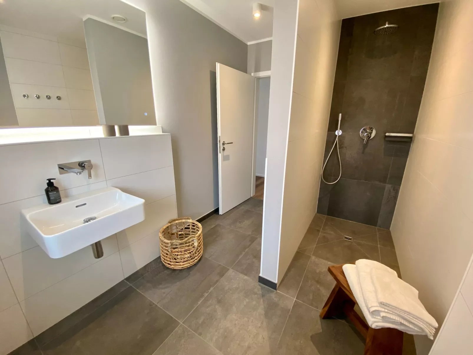 Hey Beachvilla - Image-tags.info